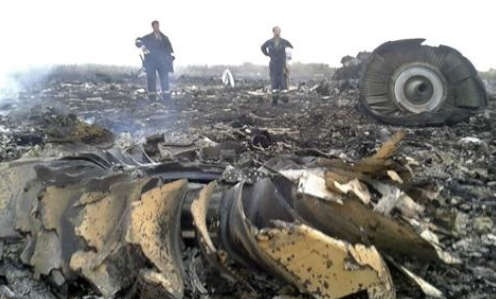 تصاویر سقوط هواپیمای مسافربری مالزی Image plane crash in Malaysia