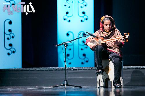 کوچکترین نوازنده شرکت کننده در جشنواره موسیقی فجر کوچکترین نوازنده شرکت کننده در جشنواره موسیقی فجر