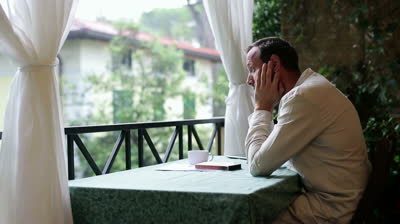 سقراط و مرد رنجیده خاطر sad man