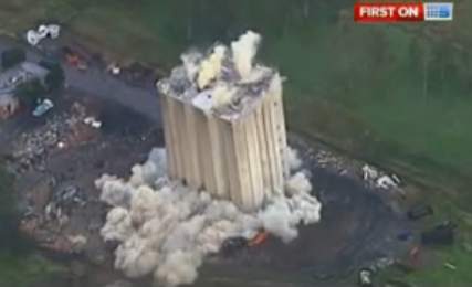 فیلم تخریب ساختمان با ۱۰۰ کیلو تی ان تی؛ استرالیا تخریب ساختمان با تی ان تی