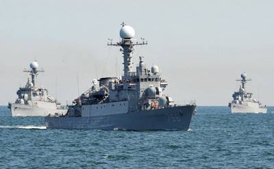 کره جنوبی و روسیه مانور دریایی مشترک برگزار می کنند کره جنوبی و روسیه مانور دریایی مشترک برگزار می کنند