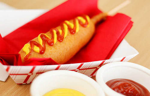 طرز تهیه یک اسنک خوشمزه؛ کورن داگ طرز تهیه یک اسنک خوشمزه؛ کورن داگ