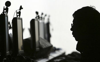 دستگیری عاملان انتشار تصاویر شخصی در فیس بوک دستگیری عاملان انتشار تصاویر شخصی در فیس بوک