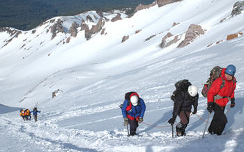 احتمال سقوط بهمن / هشدار به کوهنوردان: صعود نکنید احتمال سقوط بهمن / هشدار به کوهنوردان: صعود نکنید
