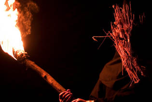 اعدام قاتلی که مقتول را در دره ای تاریک سوزاند اعدام قاتلی که مقتول را در دره ای تاریک سوزاند