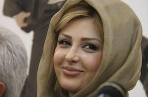 نیوشا ضیغمی و مادرش + عکس 2014-02-28_005255