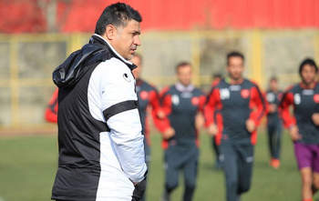 دایی به سرخپوشان استراحت نداد دایی به سرخپوشان استراحت نداد