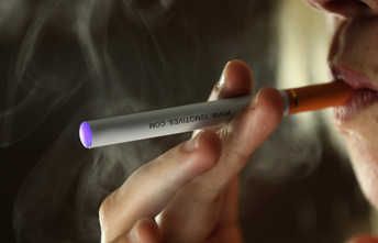 کاهش مصرف سیگار در بریتانیا با سیگار الکترونیکی” 2014-05-28_202928