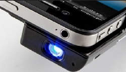 گوشی هوشمند خود را به پروژکتور سینما مجهز کنید ! گوشی هوشمند دارای ویدئو پروژکتور