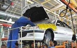 کاهش قیمت انواع خودرو در بازار آزاد قیمت خودرو / خربد و فروش