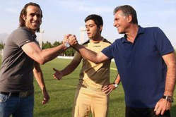 بازگشت مجدد علی کریمی به فوتبال ! ali karimi & coach (Carlos Manuel Brito Leal Queiroz)