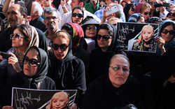 تصاویر/ مراسم تشییع سیمین بهبهانی” مراسم تشییع سیمین بهبهانی