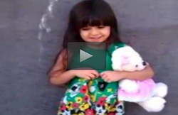 فیلم / دعوت چالش آب یخ “ستایش خانوم” از عموپورنگ چالش آب یخ دختر بچه ایرانی