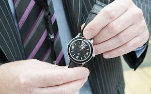 ساعت هوشمند Limmex جان افراد را نجات می دهد 2014-11-01_235017