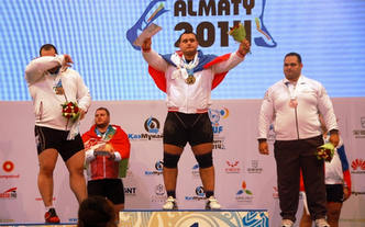 عذرخواهی “بهداد سلیمی” از مردم و انتقاد از مسئولان مسابقات وزنه برداری 2014 جهان - آلماتی