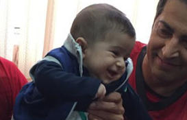 عکس «دختر علی کریمی» در لباس یکدست آبی ! 2015-02-22_012241