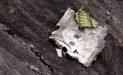 دو خبرنگار ایرانی از مسافران هواپیمای سقوط کرده آلمان 2015-03-25_171251