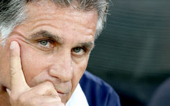 خشم کارلوس کیروش / احتمال ماندن کمتر شد 2015-04-08_203229