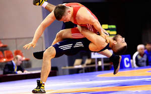 زمان پخش رقابت حساس کشتی آزادکاران ایرانی با آذربایجان 2015-04-12_191344