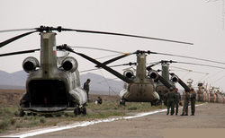 فیلم / پرواز بالگردهای هوانیروز در روز ارتش 2015-04-19_001744