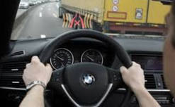 تصادف ۲ خودروی “بی ام و BMW ” در بزرگراه صدر 2015-05-10_234356