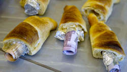 ببینید : روش های مختلف قاچاق کالا و مواد مخدر + عکس 2015-08-16_171549