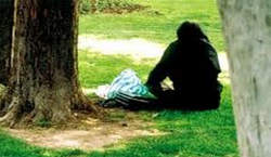 جنس دختر شکننده است / دلایل فرار دختران از خانه 2015-08-18_005842