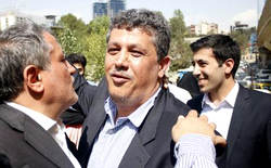 تائید خبر / ۳۰ سکه طلا و گوشی موبایل در بند مهدی هاشمی 2015-08-30_222904