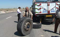 چرخی که حادثه آفرید / پرت شدن پژو از پل مشگین شهر 2015-09-05_174527