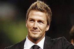 عکس / دیوید بکهام و کولی به کودکان! 2015-09-05_185756