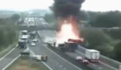 صحنه هایی از تصادفات مرگبار در بزرگراه ها (فیلم) تصادف مرگبار رانندگی