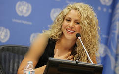 اجرا زنده شکیرا در در مقر سازمان ملل! عکس آواز خوانی شکیرا در در مقر سازمان ملل + عکس