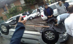 واژگونی پژو ۲۰۶ در خیابان ۲۲ آبان لاهیجان + عکس واژگونی پژو 206 در خیابان 22 آبان لاهیجان