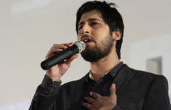 حمله دو موتور سوار ناشناس به خودرو حامد زمانی + عکس حمله دو موتور سوار ناشناس به خودرو حامد زمانی + عکس