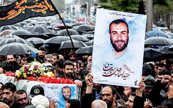 عکس / مراسم تشییع پیکر شهید اسماعیل سیرت نیا عکس / مراسم تشییع پیکر شهید اسماعیل سیرت نیا