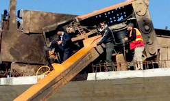 کشته شدن ۲ بانوی نمازگزار در تهران / سقوط جرثقیل کشته شدن 2 بانوی نمازگزار در تهران / سقوط جرثقیل