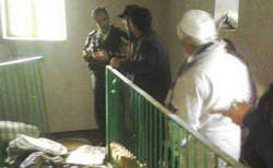 عکس / تعرض و تخریب مرقد صحابی پیامبر(ص) در سنندج عکس / تعرض و تخریب مرقد صحابی پیامبر(ص) در سنندج