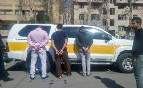 عکس / دستگیری سارقان مسلح بانک پاسارگاد تهران در لاهیجان 2017-03-02_005518