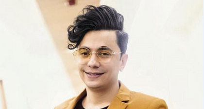 دانلود آهنگ تیتراژ سریال سالهای دور از خانه محسن ابراهیم زاده 2019-06-09_093258